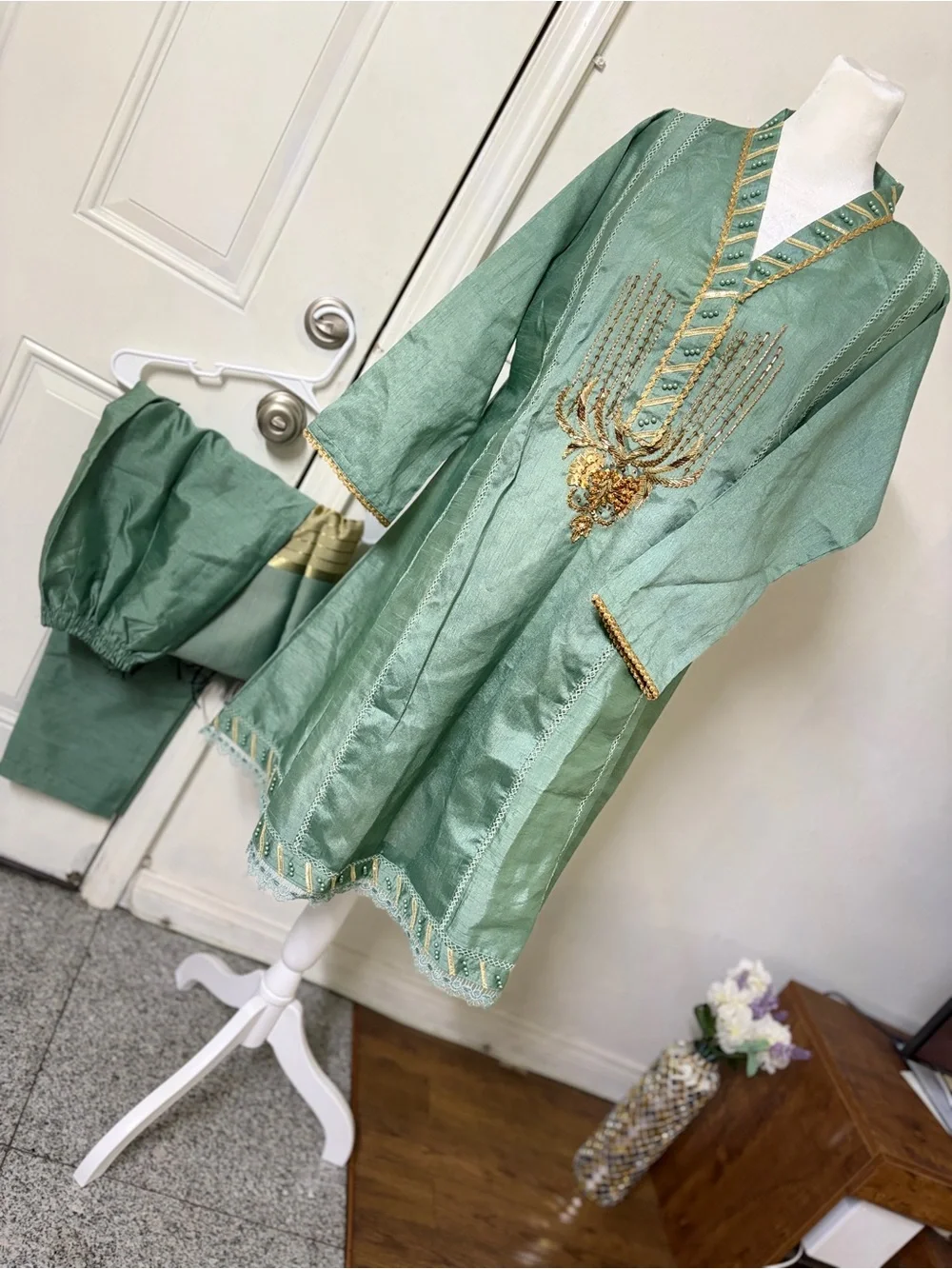 Pakistani Embroidered Seafoam Green Kurta Set